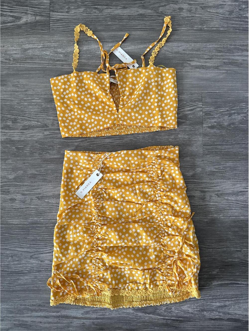 O. Vianca Yellow Daisy Ruched Two Piece Set Size S‎ NWT